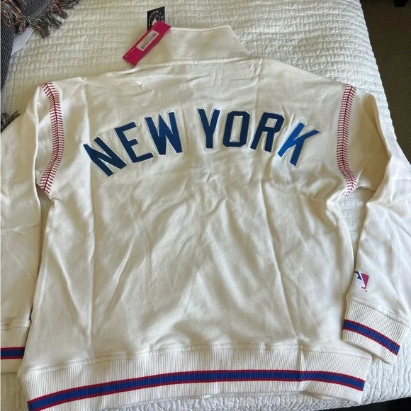 New York Yankees Pullover - Picture 4 of 5
